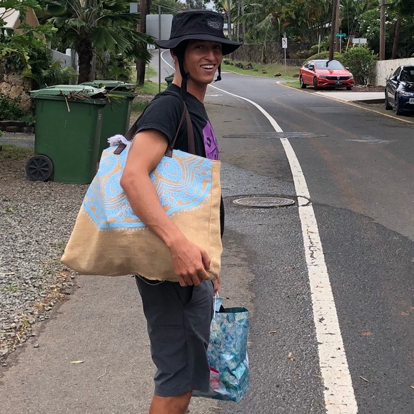 Meet your Posher, Felipe - Picture 1 of 1